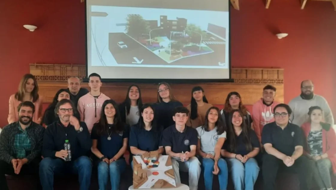 plaza madrea alumnis